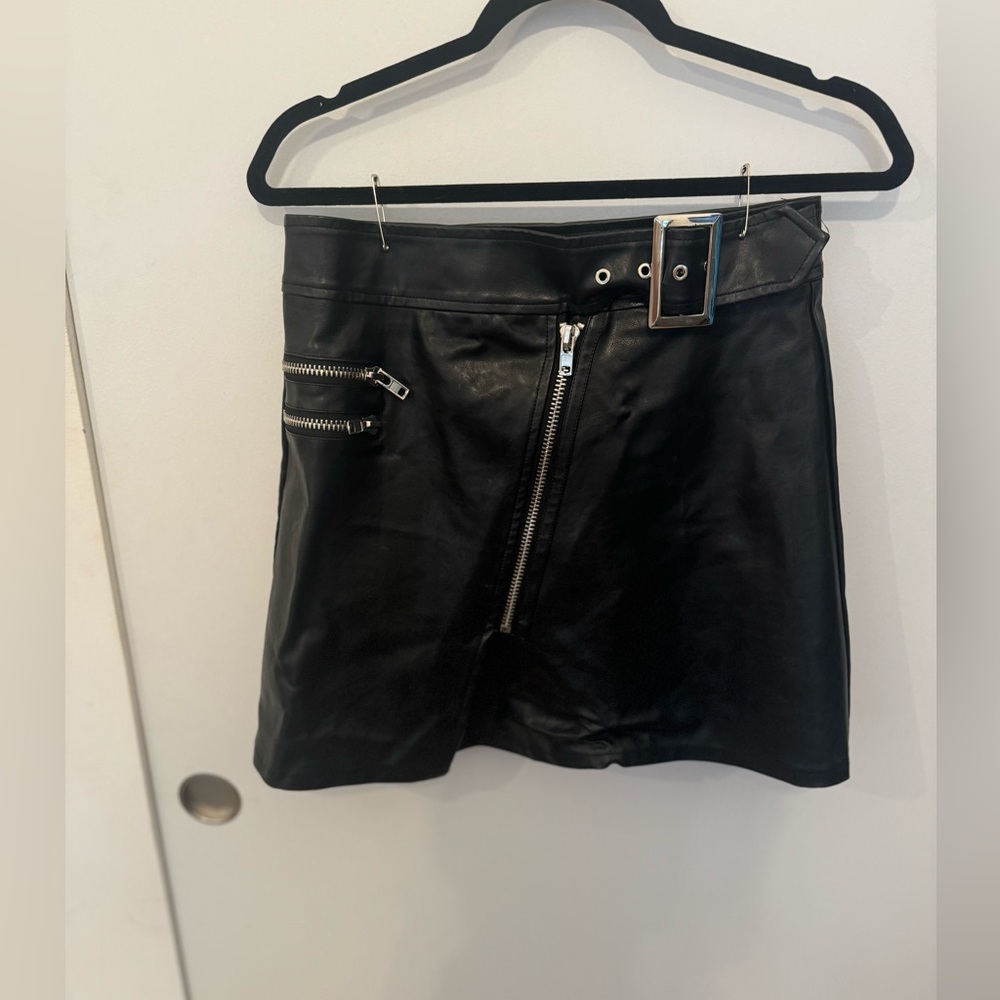 Sage The Label Black Vegan Leather Skirt Silver Buckle Size M